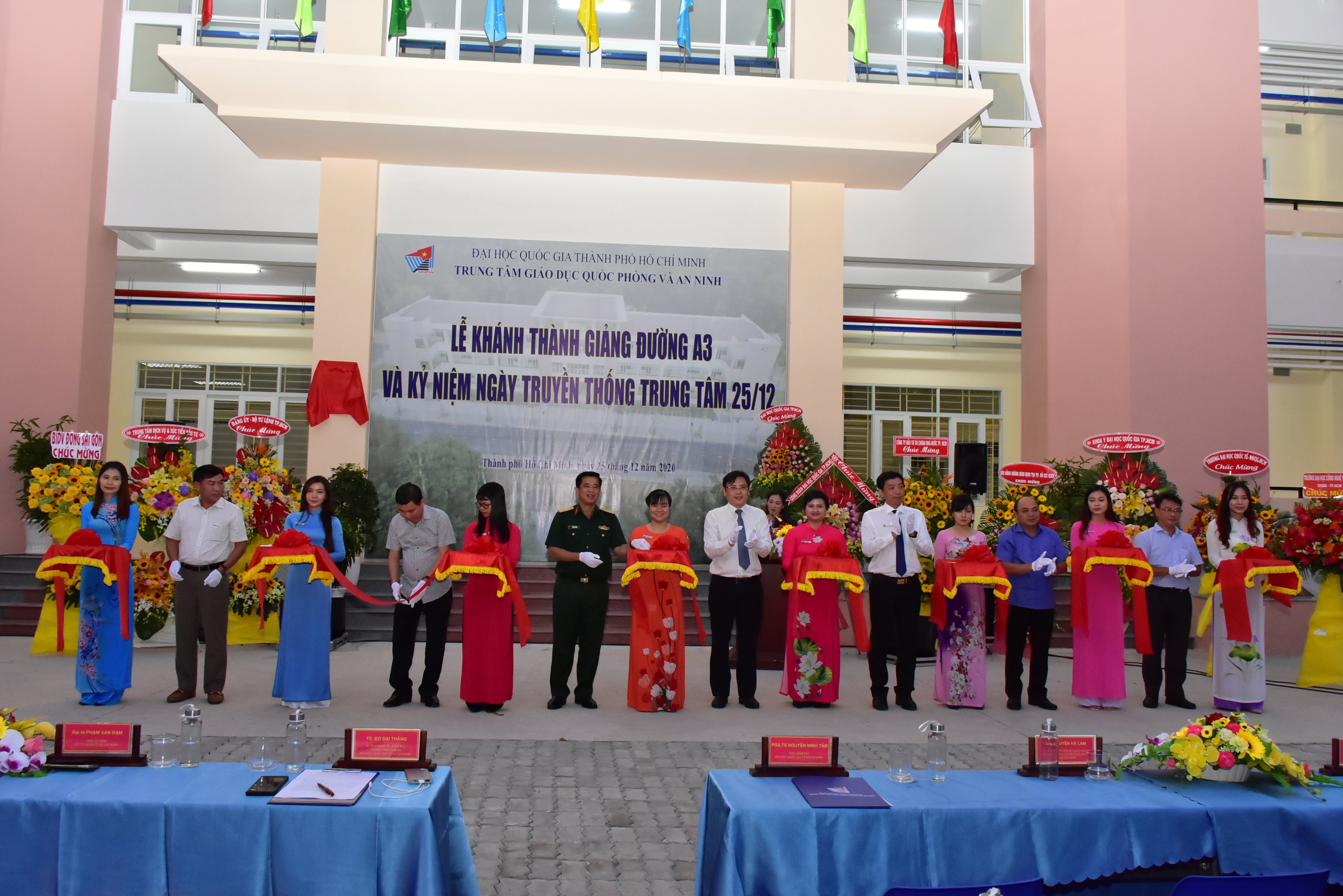 Tổ chức lễ khánh thành giảng đường A3 và kỷ niệm 23 năm Ngày truyền thống Trung tâm (25/12/1997-25/12/2020)